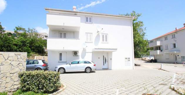 Appartamento Cugalj – con Balcone, al 2. Piano, a 300 m dalla Spiaggia