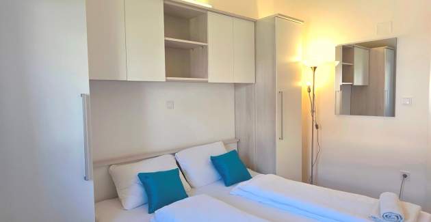 Appartamento Cugalj – con Balcone, al 2. Piano, a 300 m dalla Spiaggia