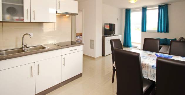 Appartamento Cugalj – con balcone, 1. piano, a 300 m dalla spiaggia