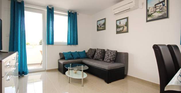 Appartamento Cugalj – con balcone, 1. piano, a 300 m dalla spiaggia
