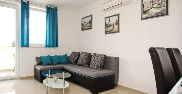 Appartamento Cugalj – con balcone, 1. piano, a 300 m dalla spiaggia