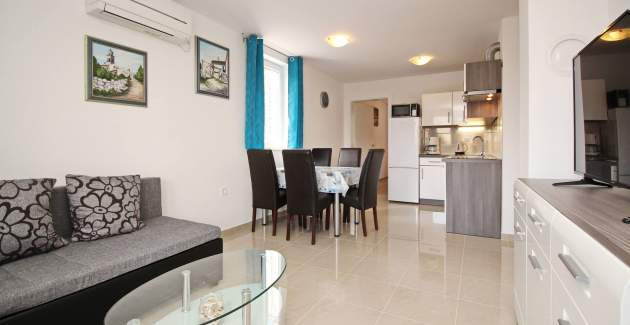 Appartamento Cugalj – con balcone, 1. piano, a 300 m dalla spiaggia