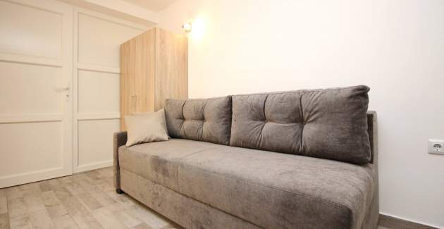 Studio Cugalj – con terrazza coperta, a 300 m dalla spiaggia