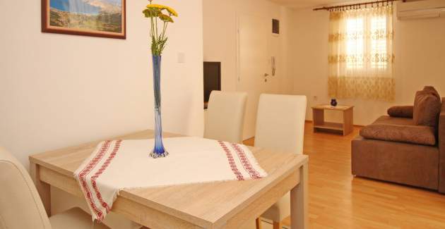 Appartamento Vasilic – con terrazza, a 300 m dalla spiaggia