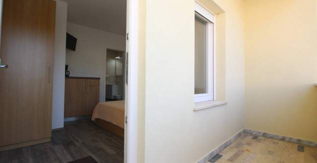 Camera Dekanic n.4 – con mini frigorifero e balcone