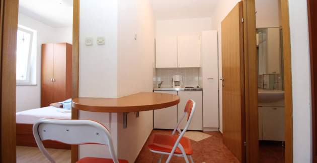 Appartamento Djikic – con Balcone e Parcheggio