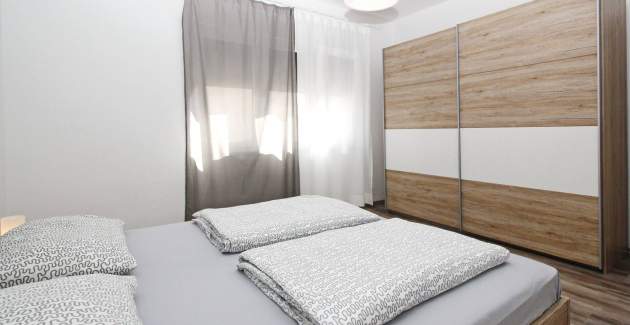 Appartamento Mihaela – 350 m dalla Spiaggia