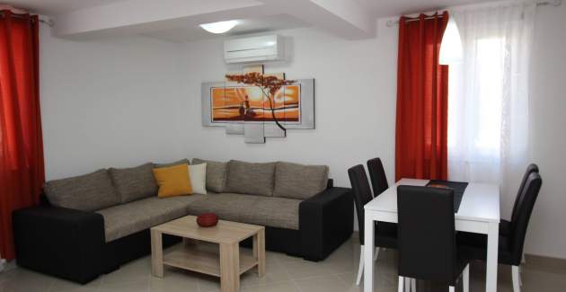 Appartamento Gorica 1 n.3 – con piscina, a 200 m dalla spiaggia
