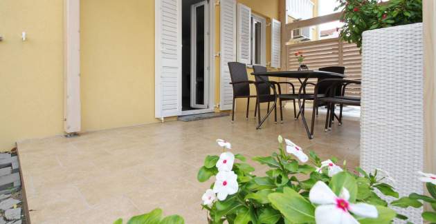 Appartamento Gorica 1 n.3 – con piscina, a 200 m dalla spiaggia