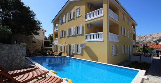Appartamento Gorica 1 n.8 – con piscina, a 200 m dalla spiaggia