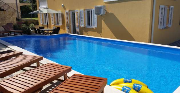 Appartamento Gorica 1 n.4 – con piscina, a 200 m dalla spiaggia