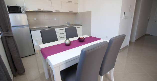 Appartamento Gorica 1 n.6 – con piscina, a 200 m dalla spiaggia