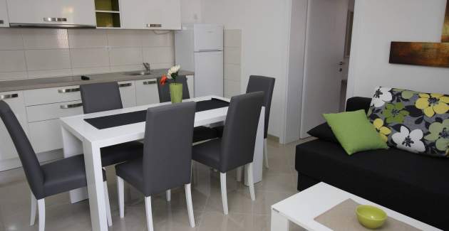 Appartamento Gorica 1 n.2 – con piscina, a 200 m dalla spiaggia