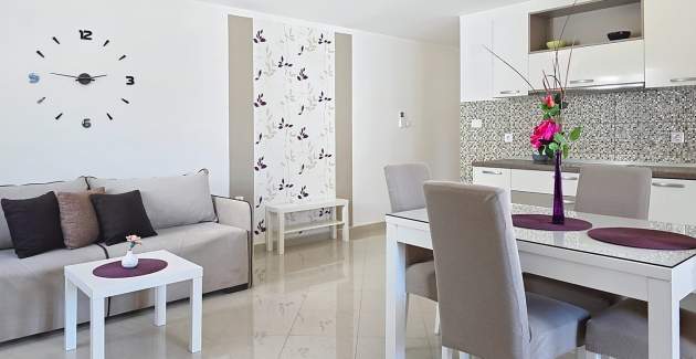 Apartment Gorica 2 No.5 - with Balcony and Pool