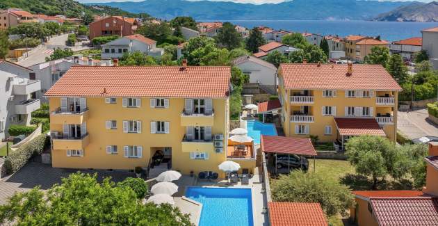 Apartment Gorica 2 No.5 - with Balcony and Pool