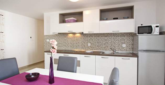Appartamento Gorica 2 n.5 – con balcone e piscina
