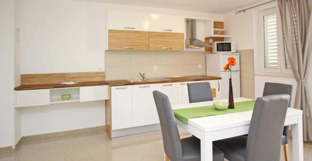Appartamento Gorica 2 n.6 – con balcone e piscina