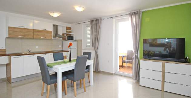 Appartamento Gorica 2 n.6 – con balcone e piscina