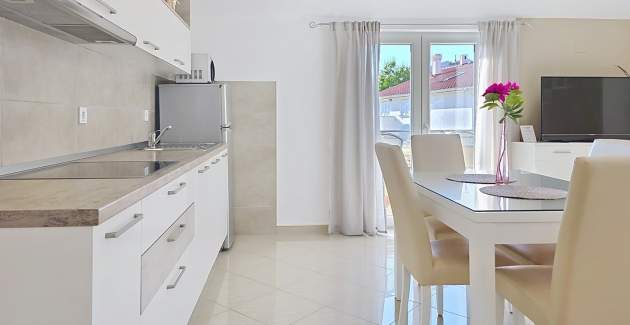 Apartment Gorica 2 Nr.8 – mit Balkon und Pool