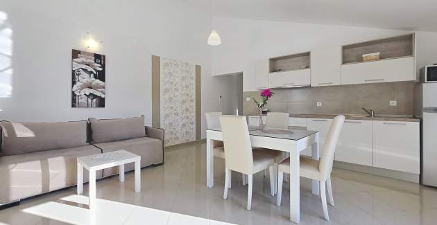 Apartment Gorica 2 Nr.8 – mit Balkon und Pool