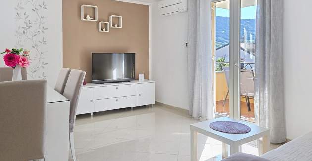 Apartment Gorica 2 Nr.4 – mit Balkon und Pool