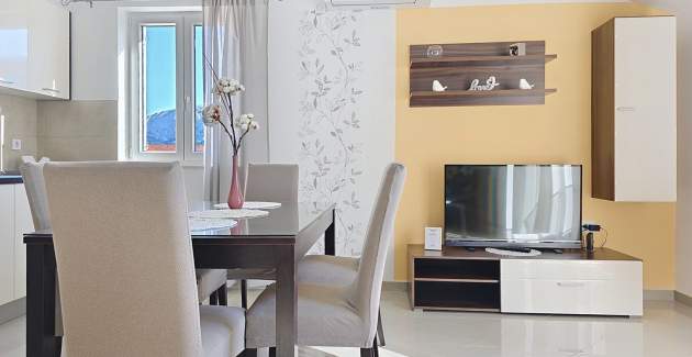 Apartment Gorica 2 Nr.7 – mit Balkon und Pool