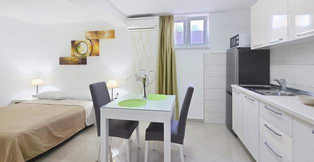 Studio Apartment Gorica 2 No.11 - with Pool, Underground level