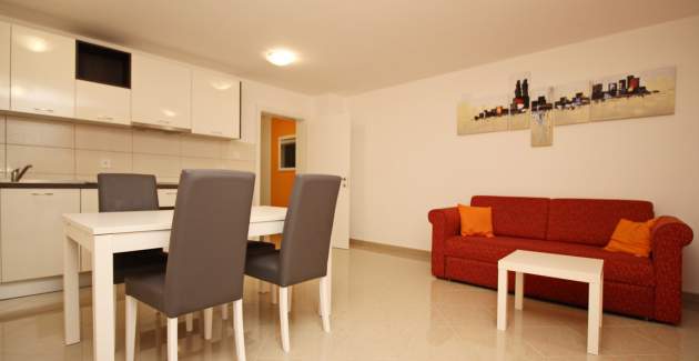 Appartamento Gorica 2 n.12 – con piscina, a livello seminterrato