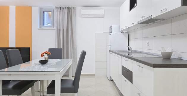 Appartamento Gorica 2 n.12 – con piscina, a livello seminterrato