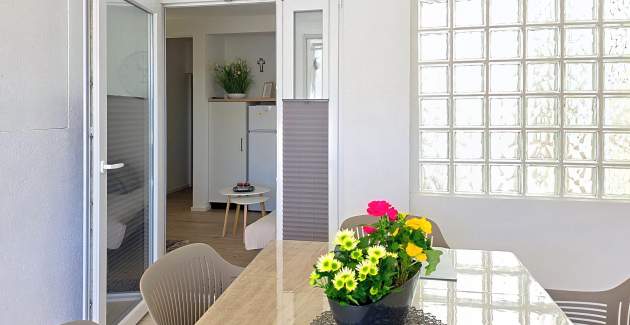 Apartman Karamarko – s velikim balkonom