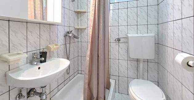 Apartman Karamarko – s velikim balkonom