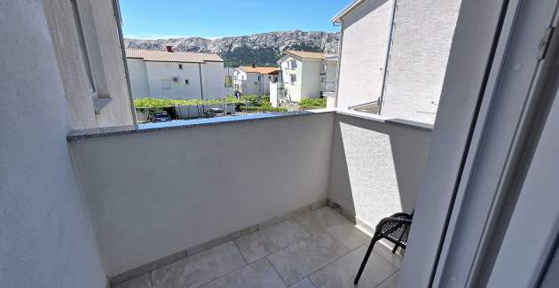 Apartman Karamarko – s velikim balkonom