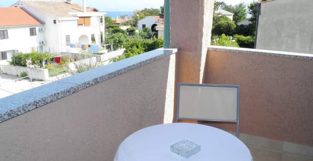 Appartamento standard Klaric Prvić – a 200 m dalla spiaggia, con balcone
