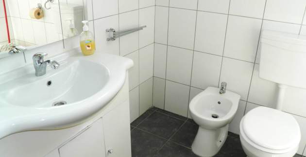Appartamento standard Klaric Prvić – a 200 m dalla spiaggia, con balcone