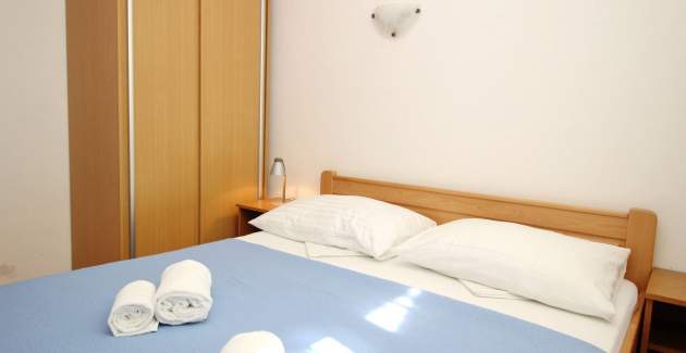 Appartamento Knezevic – con balcone e parcheggio