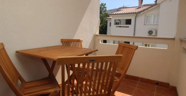 Appartamento Knezevic – con balcone e parcheggio