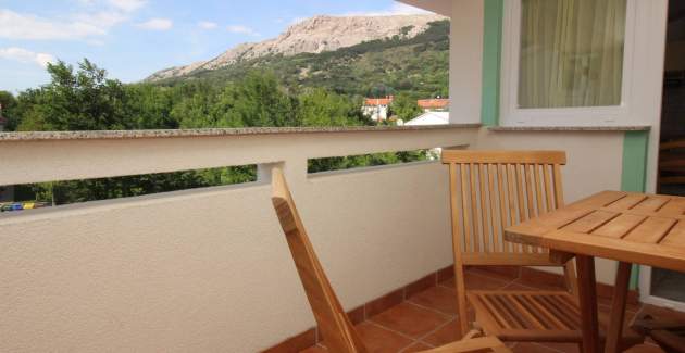Appartamento Knezevic – con balcone e parcheggio