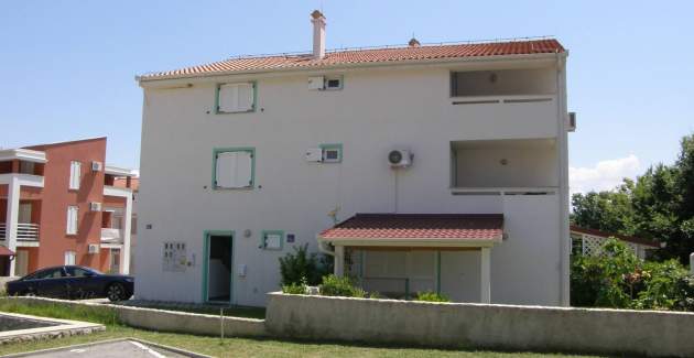 Appartamento Knezevic – con balcone e parcheggio