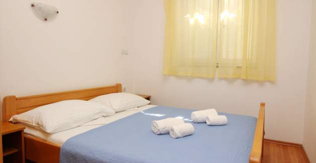 Appartamento Knezevic – con balcone e parcheggio