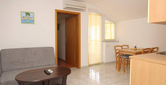 Appartamento Knezevic – con balcone e parcheggio