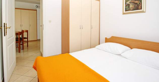 Appartamento Lovincic No.1 – con terrazza, a 200 m dalla spiaggia