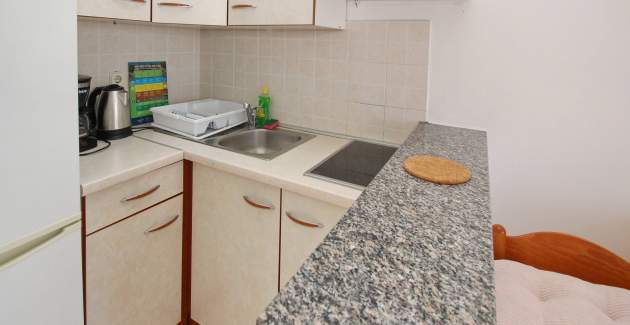 Appartamento Lovincic No.7 – con vista mare, a 200 m dalla spiaggia