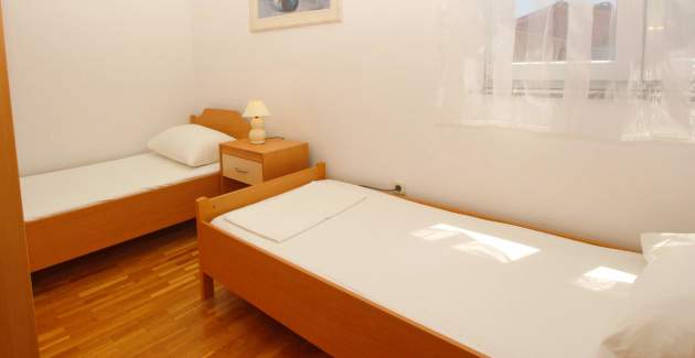 Appartamento Lovincic No.7 – con vista mare, a 200 m dalla spiaggia