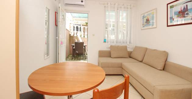 Monolocale Lovincic No.4 – con terrazza, a 200 m dalla spiaggia