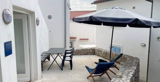 Monolocale Meratti – nella parte vecchia di Baška, a 200 m dalla spiaggia