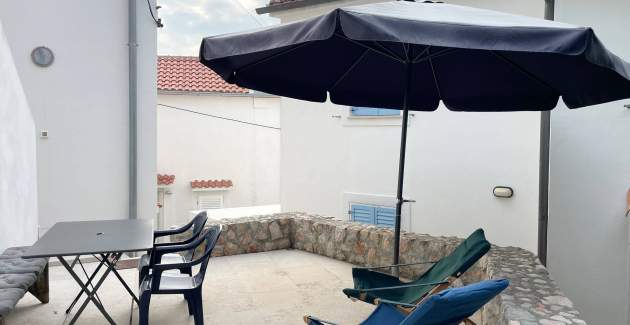 Monolocale Meratti – nella parte vecchia di Baška, a 200 m dalla spiaggia