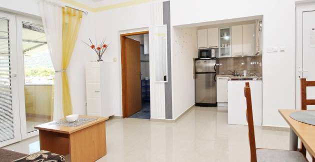 Appartamento Zarok Beach Holiday A4 - vicino alla spiaggia, con balcone