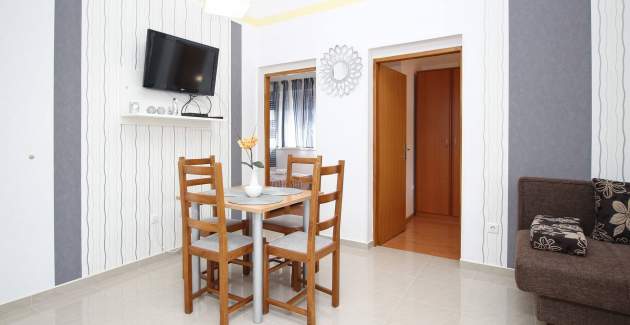 Appartamento Zarok Beach Holiday A4 - vicino alla spiaggia, con balcone