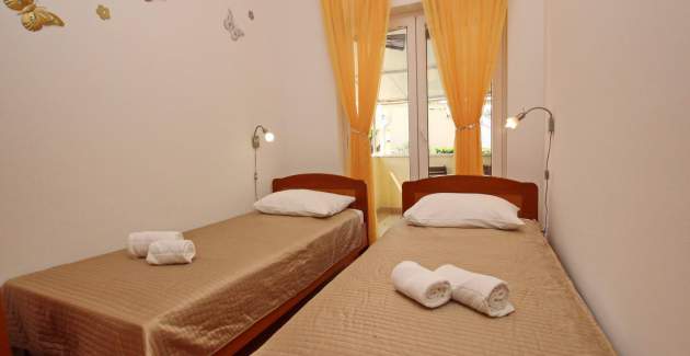 Appartamento Zarok Beach Holiday A4 - vicino alla spiaggia, con balcone