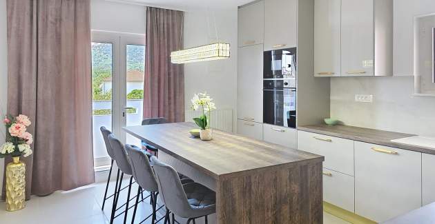 Modern apartment Gabrijela for 4 persons - with Balcony, 450 m from the Beach